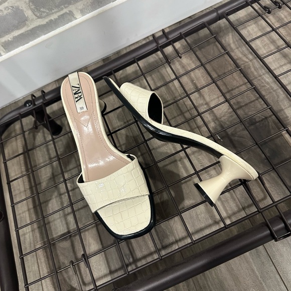 Zara Leather Heels - Picture 1 of 2